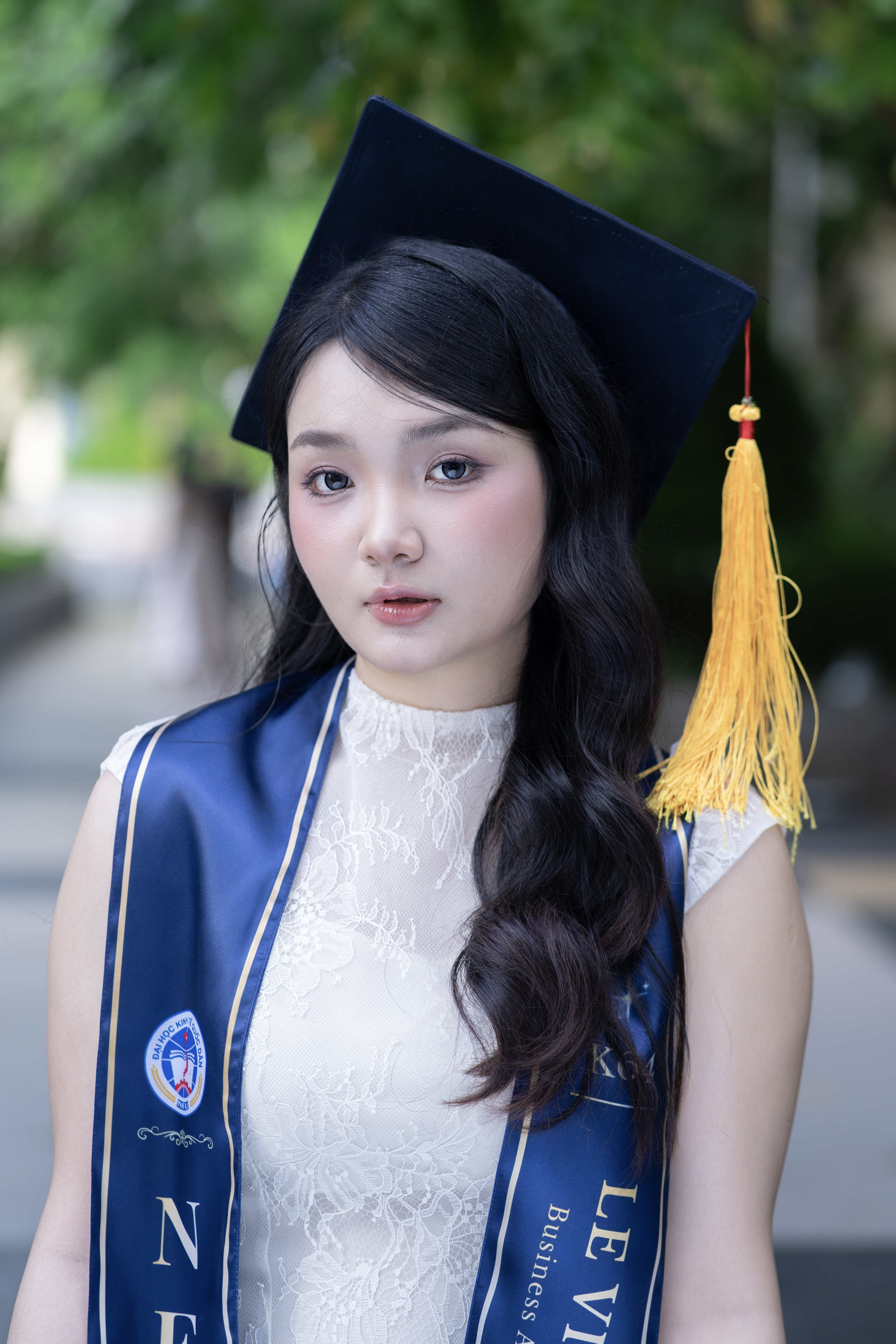 Ảnh trên thảm cỏ